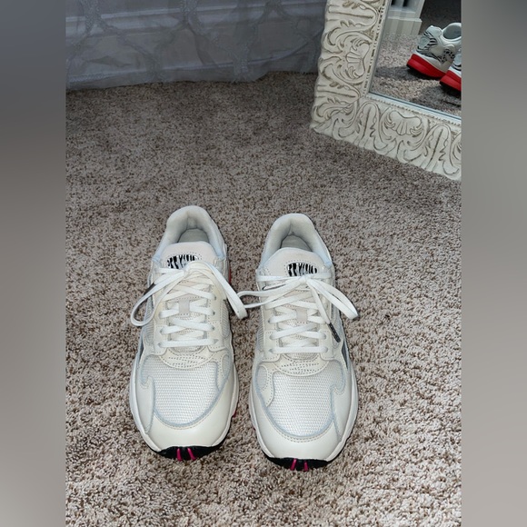 Adidas Falcon Trainer Women’s/Youth size 6 - Picture 5 of 12